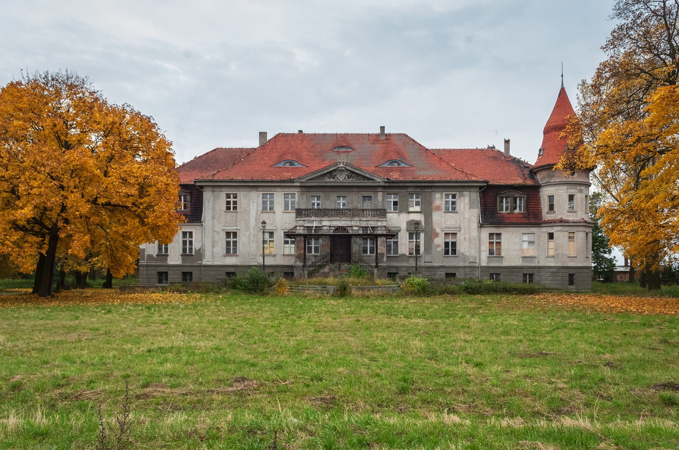 Fotos Casa señorial neobarroca con parque histórico cerca de Poznań