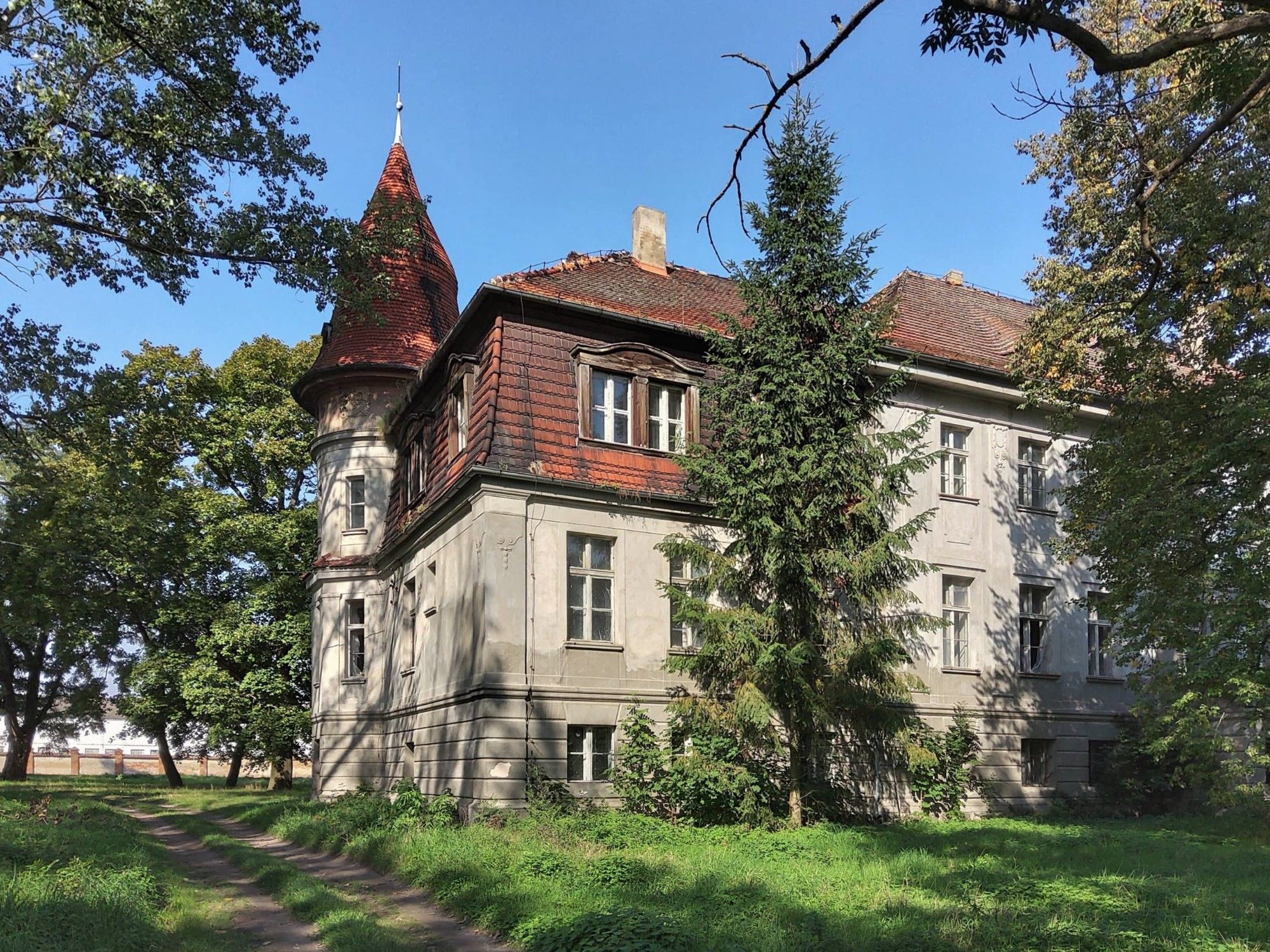 Fotos Preciosa casa señorial neobarroca en Karczewo