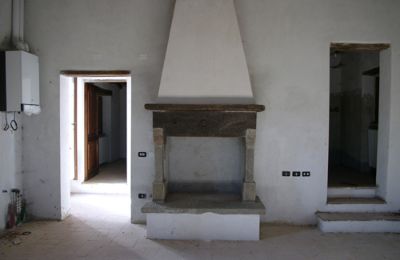 Palacio en venta San Leo Bastia, Palazzo Vaiano, Umbría:  Chimenea