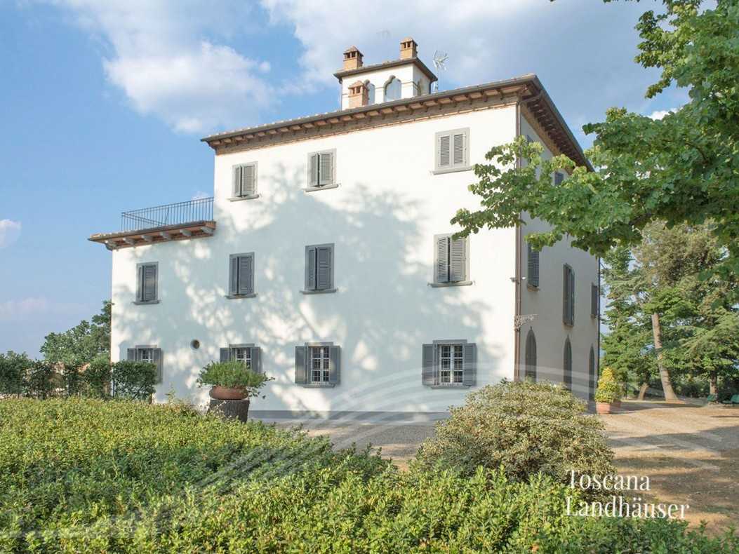 Fotos Villa histórica cerca de Arezzo con viñedo y olivar