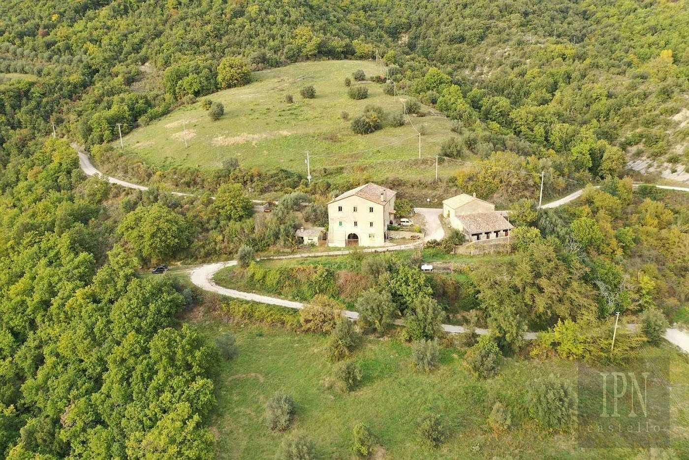 Fotos Casa rural con vistas a las ruinas de un antiguo castillo en Umbría