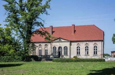 Palacio en venta Przybysław, Voivodato de Pomerania Occidental, Vista posterior