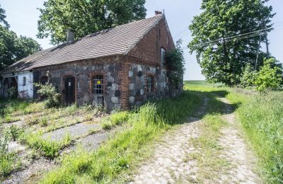 Palacio en venta Przybysław, Voivodato de Pomerania Occidental, Dependencia