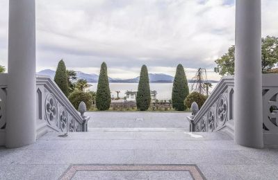 Villa histórica en venta 28040 Lesa, Piamonte, Entrada