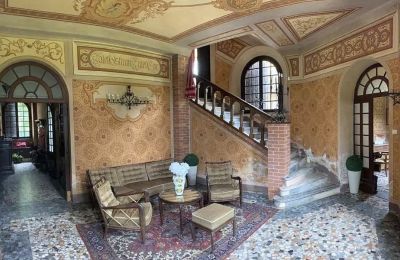 Palacio en venta Cavallirio, Piamonte:  Hall de entrada