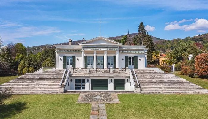 Villa histórica en venta 28040 Lesa, Piamonte,  Italia
