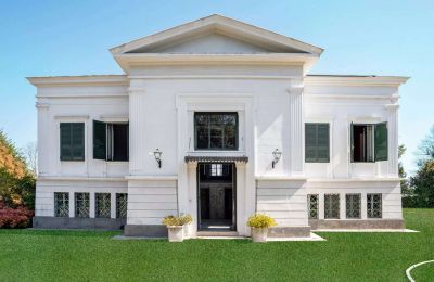Villa histórica en venta 28040 Lesa, Piamonte:  Vista frontal
