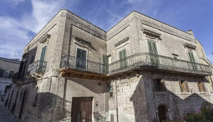 Palacio en venta Oria, Apulia,  Italia