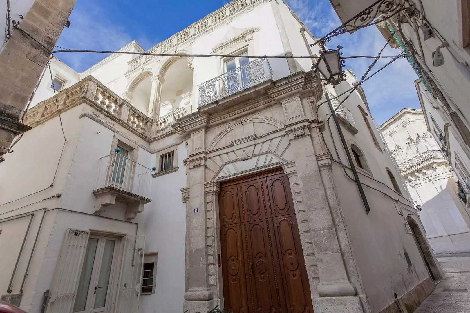 Fotos Palacio con terraza en el centro de Martina Franca