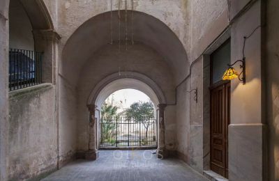 Palacio en venta Manduria, Apulia:  Entrada