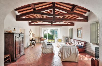 Finca en venta Castagneto Carducci, Toscana:  RIF 3057 Wohnbereich mit Blick in Garten