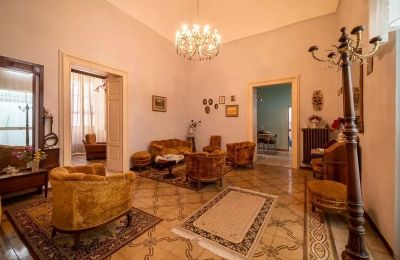 Palacio en venta Manduria, Apulia:  