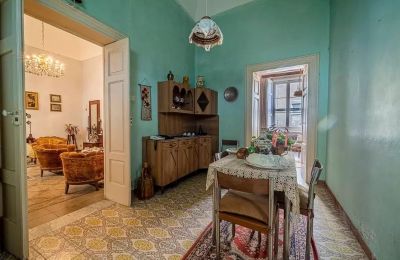 Palacio en venta Manduria, Apulia:  