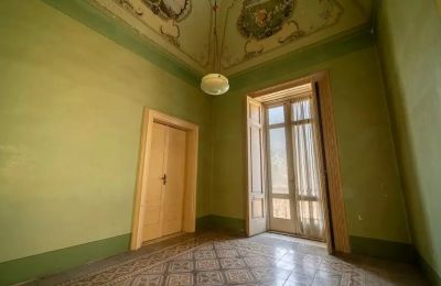 Palacio en venta Manduria, Apulia:  