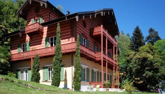 Villa histórica en venta 28823 Ghiffa, Piamonte,  Italia