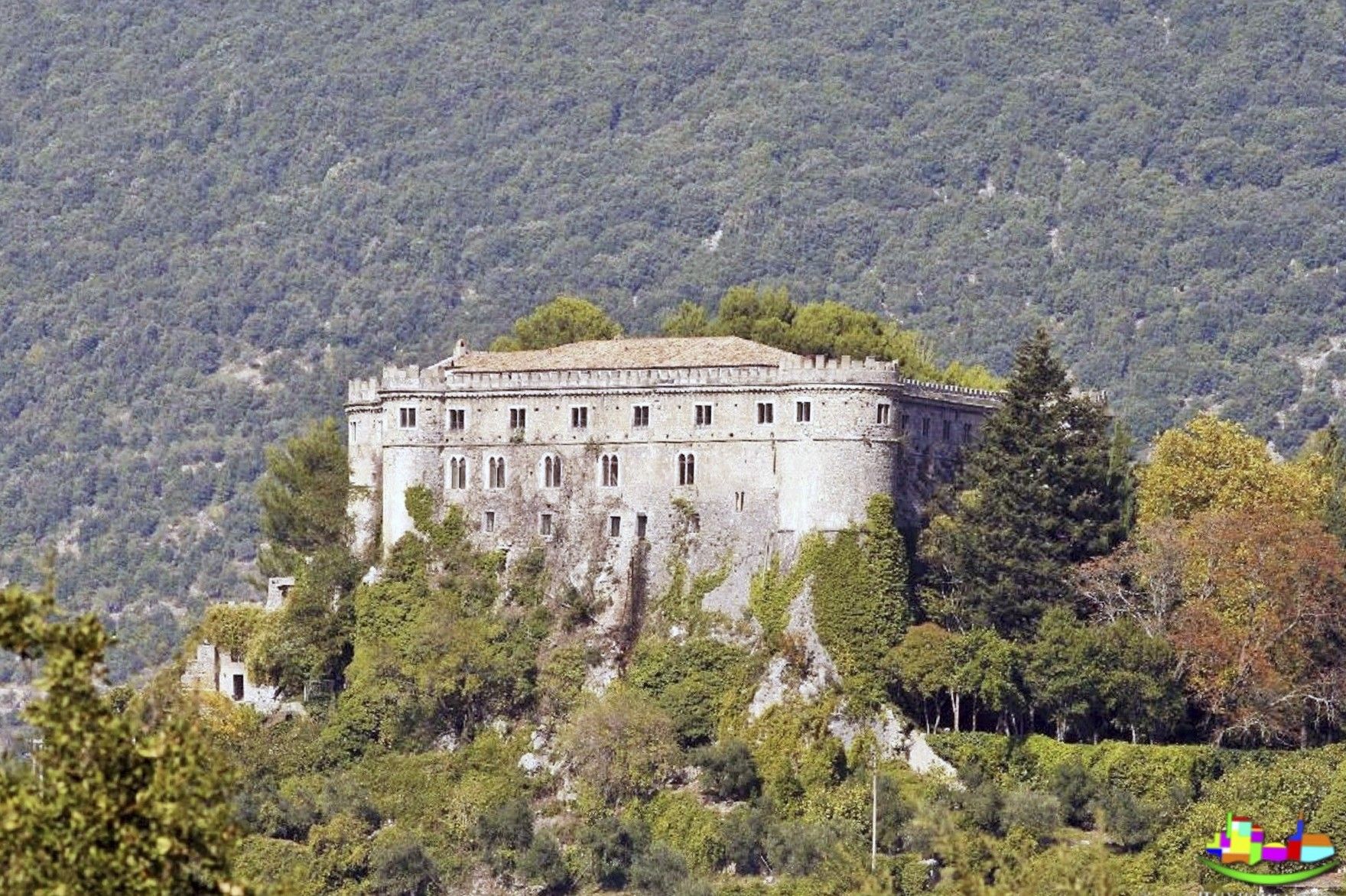 Fotos Castillo medieval en los Abruzos