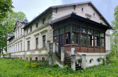 Palacio en venta Stradzewo, Pałac w Stradzewie, Voivodato de Pomerania Occidental:  Vista lateral