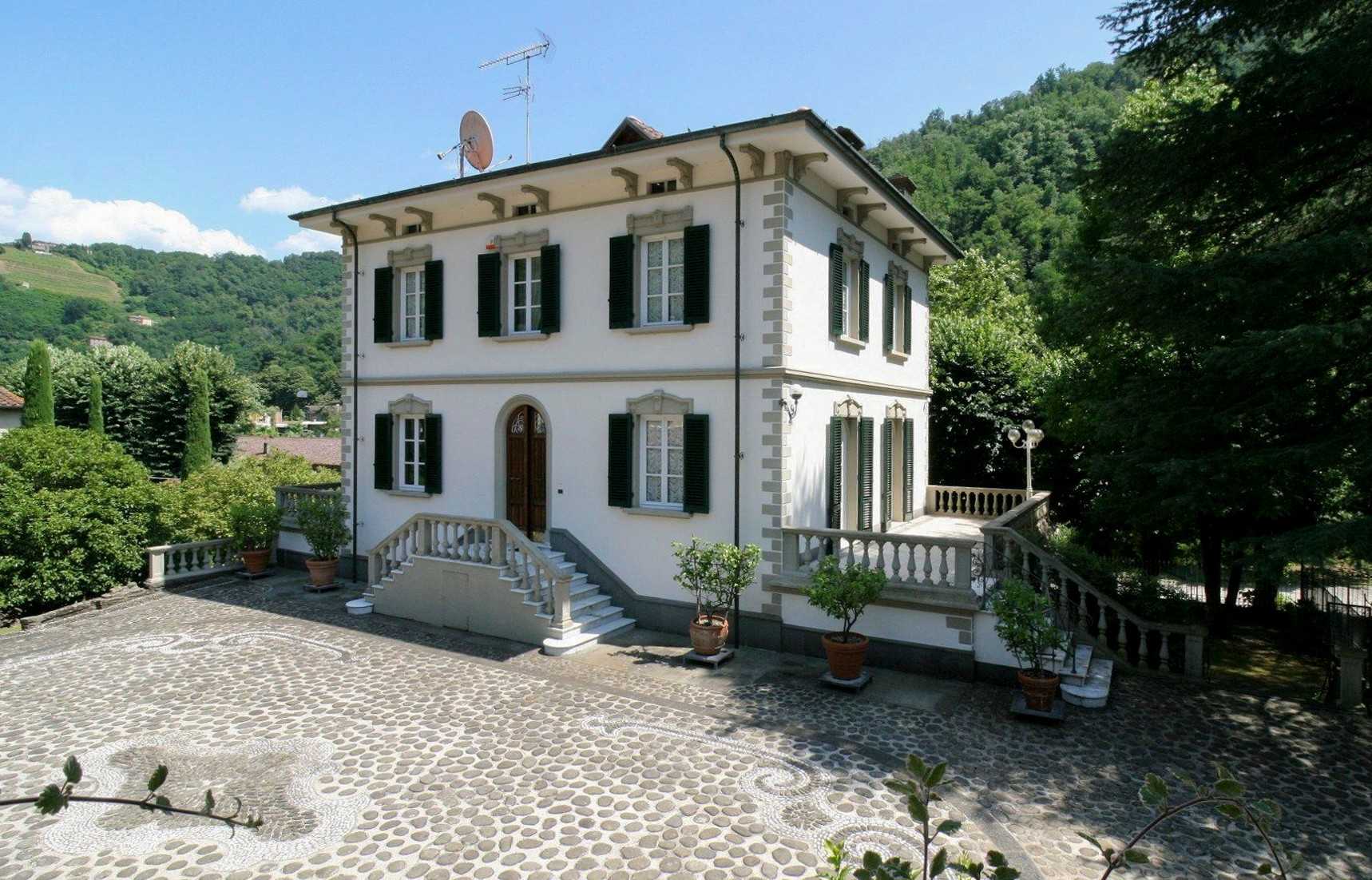 Fotos Villa toscana en Bagni di Lucca con casa solariega, granja y parque