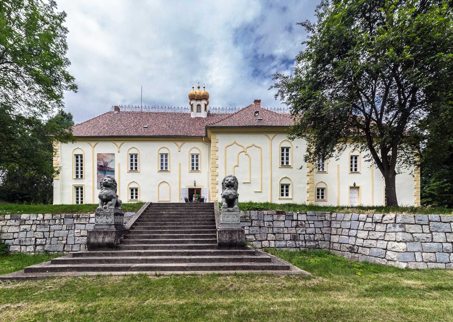 Fotos Castillo en el oeste de Hungría, condado de Vas