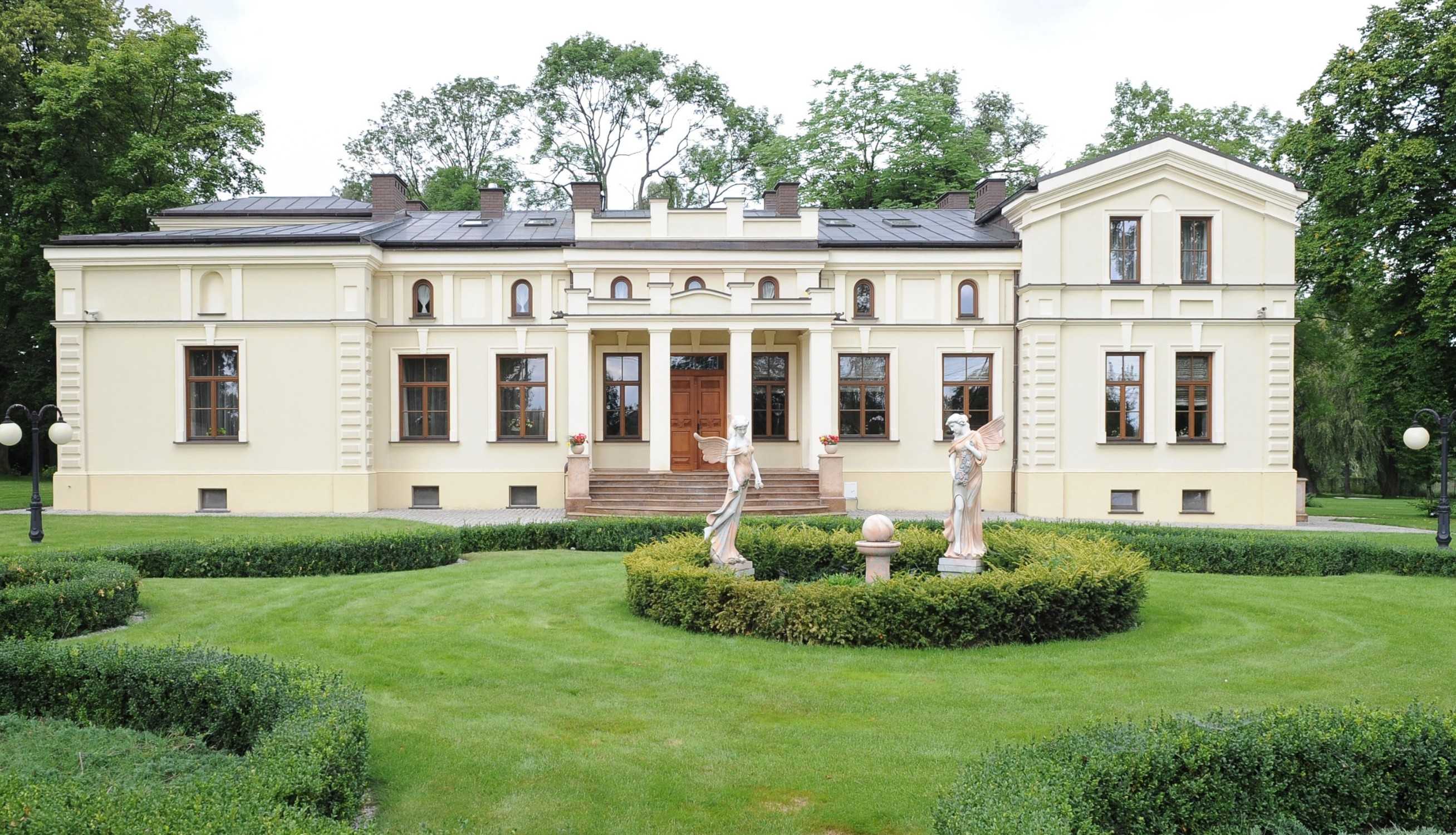 Fotos Pequeña mansión con parque, cerca de Łódź