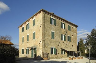 Inmuebles con carácter, Villa auténtica con piscina en el Lago Trasimeno