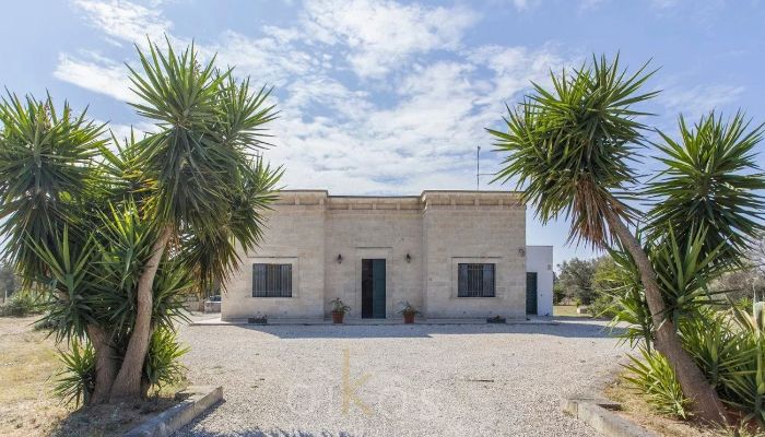 Villa histórica en venta Oria, Apulia,  Italia