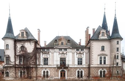 Palacio en venta Bożków, Palac Wilelma von Magnis 1, Voivodato de Baja Silesia:  Vista lateral