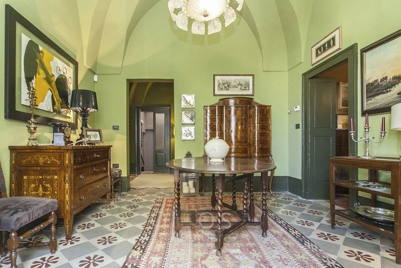 Fotos Elegante piso en palacio reformado en Oria