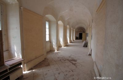 Palacio en venta okres Karlovy Vary, Planta
