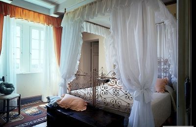 Villa histórica en venta Lari, Toscana:  Dormitorio