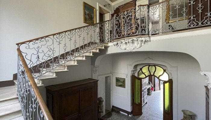 Villa histórica Verbano-Cusio-Ossola, Intra 4