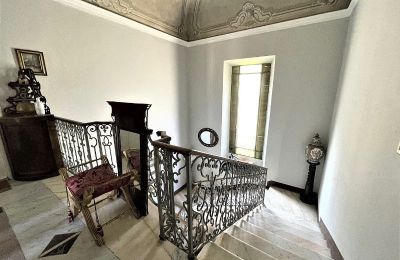 Villa histórica en venta Verbano-Cusio-Ossola, Intra, Piamonte:  Escalera