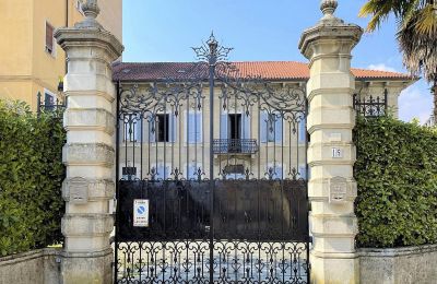 Villa histórica en venta Verbano-Cusio-Ossola, Intra, Piamonte:  Puerta