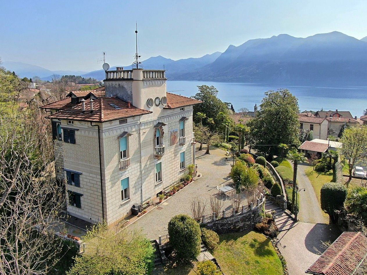 Fotos Villa histórica de lujo en Verbania con vistas al lago
