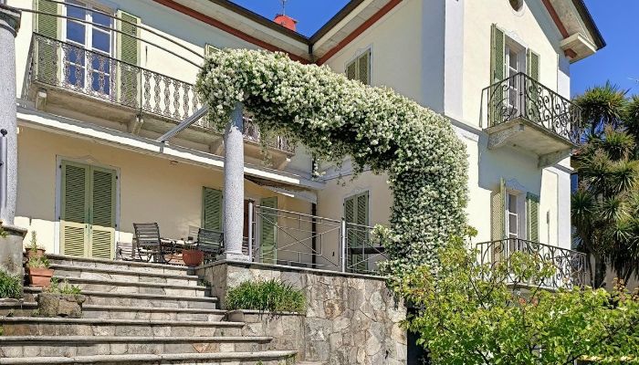 Villa histórica en venta 28823 Ghiffa, Piamonte,  Italia