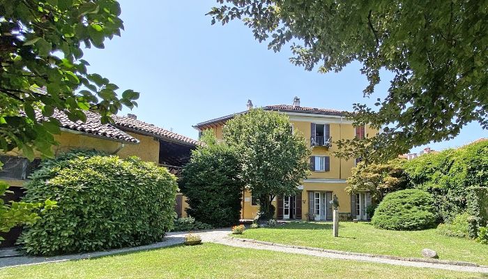 Villa histórica Verbano-Cusio-Ossola, Intra 1
