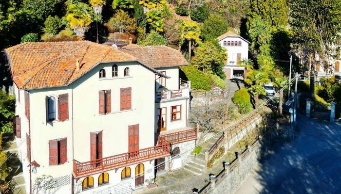Villa histórica en venta 28010 Nebbiuno, Piamonte,  Italia