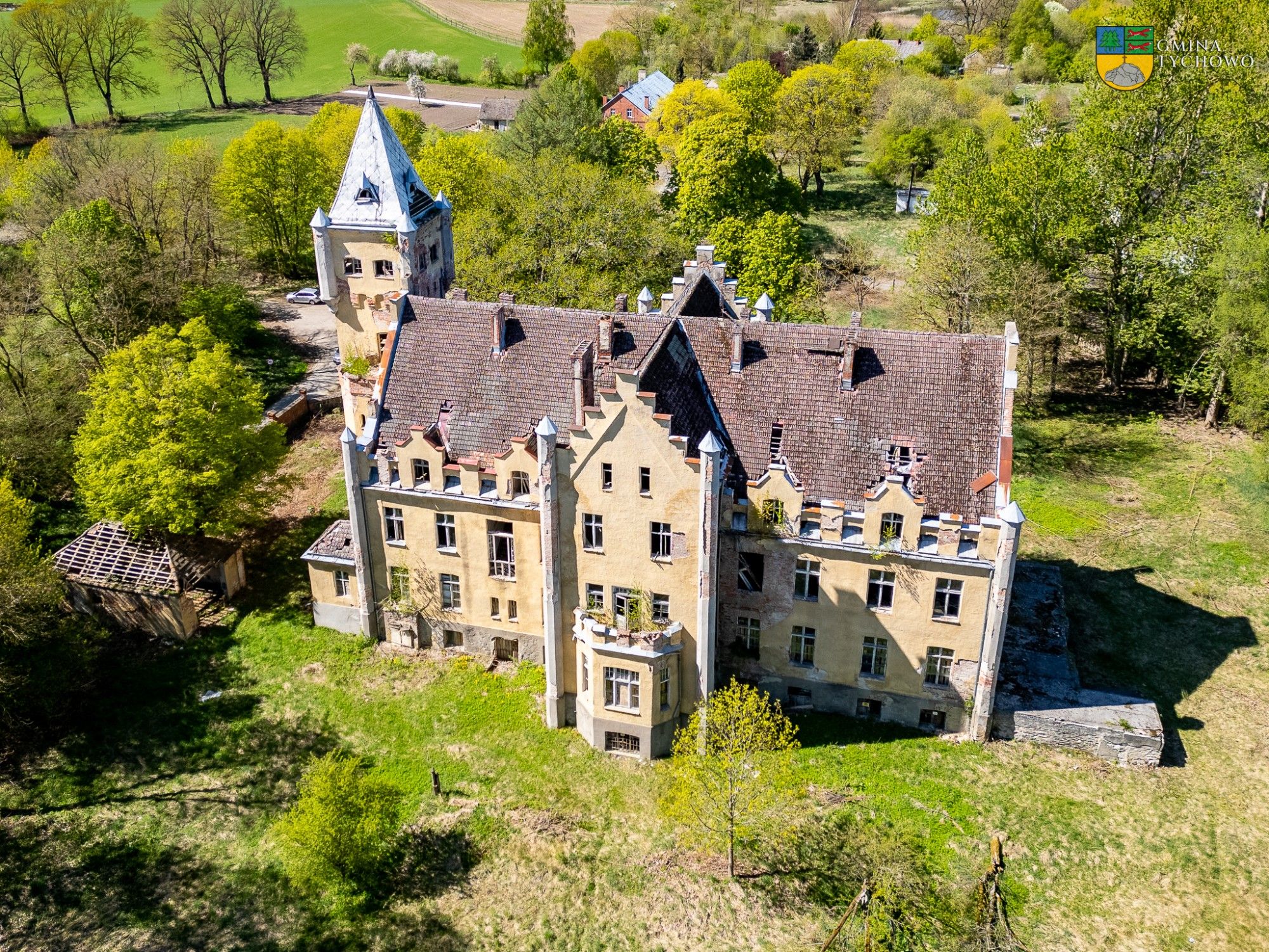 Fotos Palacio neogótico del siglo XIX en venta – Subasta pública en Pomerania Occidental
