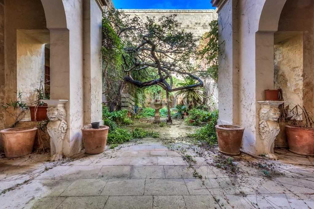 Fotos Gran palacio con patio interior en Mdina