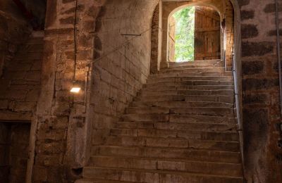 Palacio en venta Baden-Wurtemberg:  Treppe in Gewölbekeller