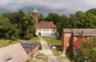 Castillo en venta Karłowice, Zamek w Karłowicach, Voivodato de Opole, Acceso