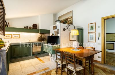 Villa histórica en venta Griante, Lombardía:  Kitchen