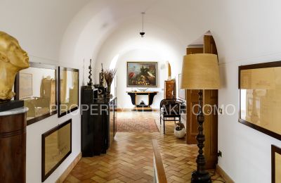 Villa histórica en venta Griante, Lombardía:  Corridor