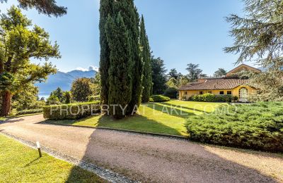 Villa histórica en venta Griante, Lombardía, Rear view