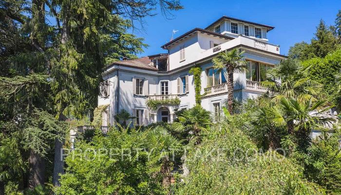 Villa histórica en venta Dizzasco, Lombardía,  Italia