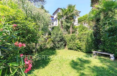 Villa histórica en venta Dizzasco, Lombardía:  Jardín