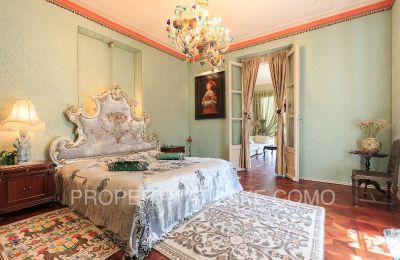 Villa histórica en venta Dizzasco, Lombardía:  Dormitorio