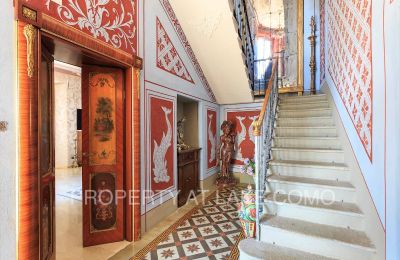 Villa histórica en venta Dizzasco, Lombardía:  Pasillo