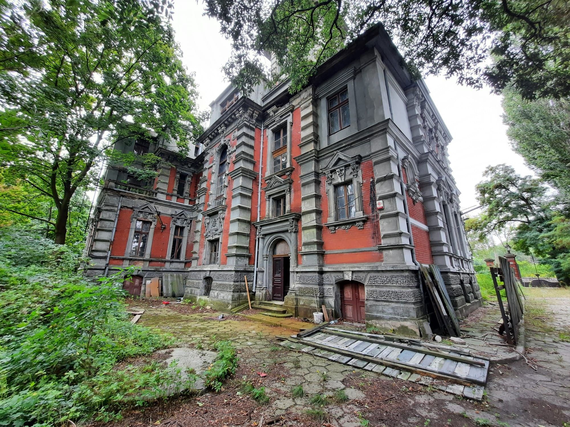 fotos Magnífica villa neorrenacentista en Tomaszów Mazowiecki