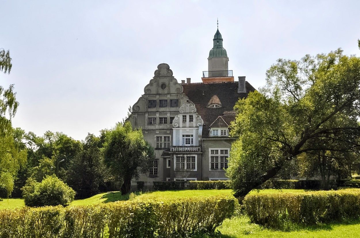 fotos Castillo único de Paul Korff en Płoty, Pomerania Occidental